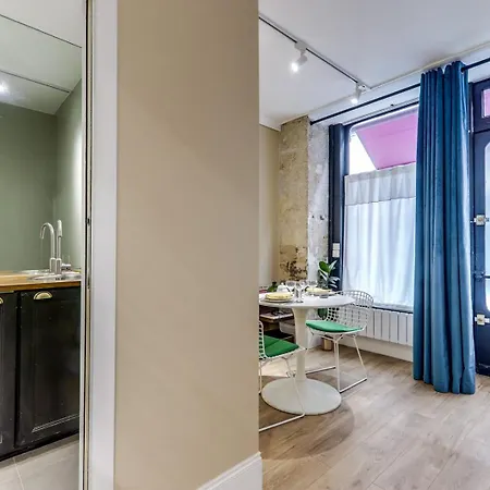 Apartment Retro Color - Renove Proche De Tour Eiffel